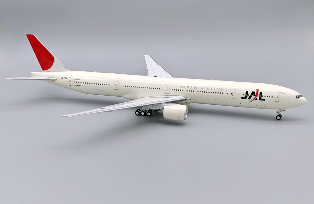 WB773JL51J  | Blue Box 1:200 | Boeing 777-346 JAPAN AIRLINES JAL JA751J WITH STAND | is due July 2025