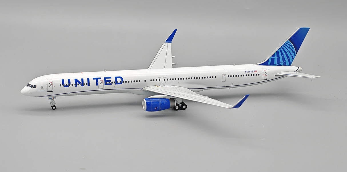 IF753US0825 | InFlight200 1:200 | Boeing 757-324 United Airlines N57855 With Stand | is due August 2025