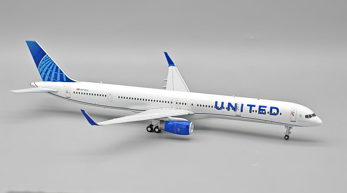 IF753US0825 | InFlight200 1:200 | Boeing 757-324 United Airlines N57855 With Stand | is due August 2025