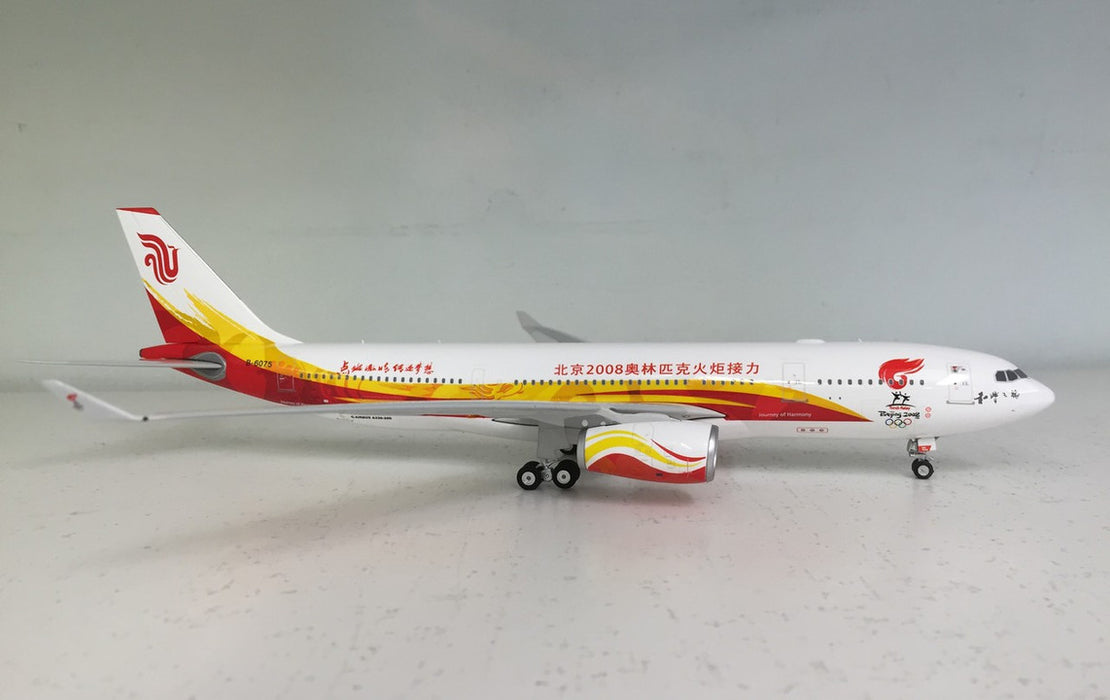 PH02002 | Phoenix 1:200 | Airbus A330-200 Air China B-6075, 'Olympic'
