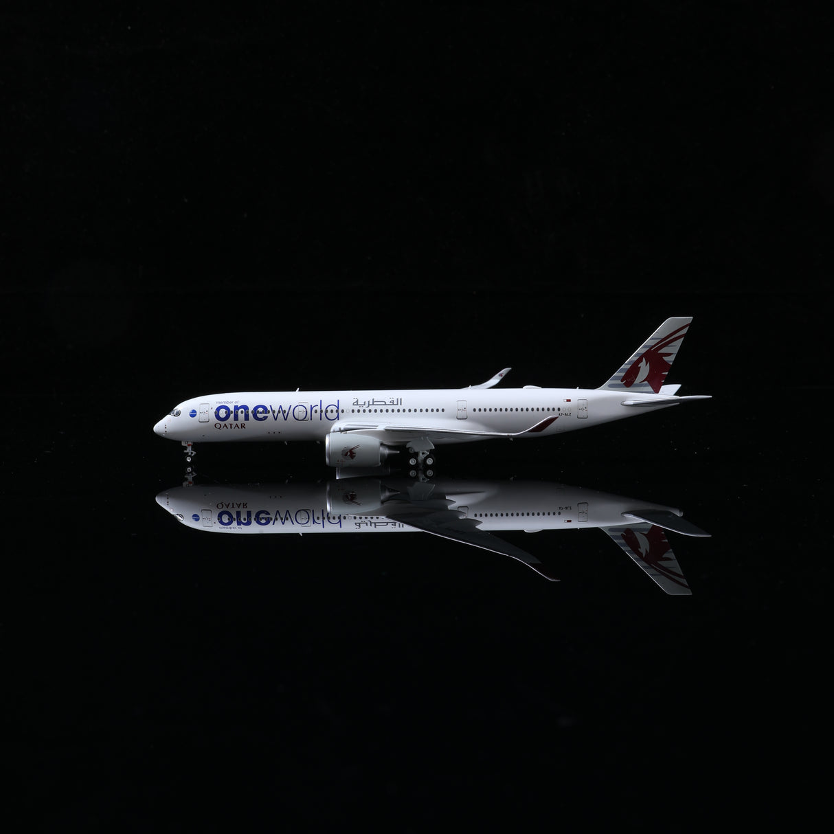 HA3590008 | Aero Polaris 1:400 | Airbus A350-900 Qatar Airways A7-ALZ Oneworld | is due September 2026