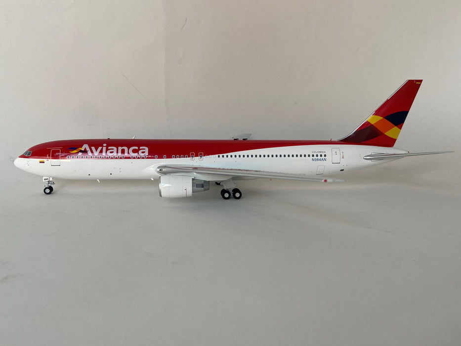 JP-60-AV-763-84 | JP60 Models 1:200 | Boeing 767-300 Avianca N984AN (with stand)