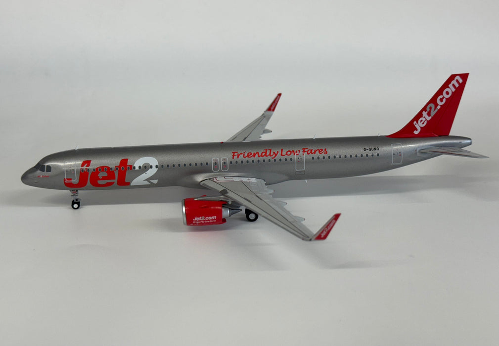 G2EXS1398 | Gemini200 1:200 | Airbus A321neo Jet2 G-SUNO (upgraded stand)