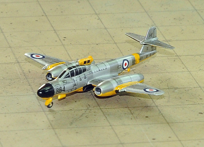 SF304 | SkyFame Models 1:200 | Gloster Meteor TT.20 FAA WD592:HF, 728 Sqn RNAS