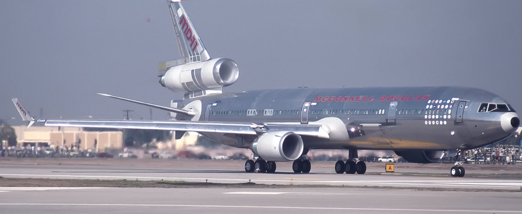 L2105 | SQ Wings 1:200 | McDonnell Douglas MD-11 N111MD | is due August 2025