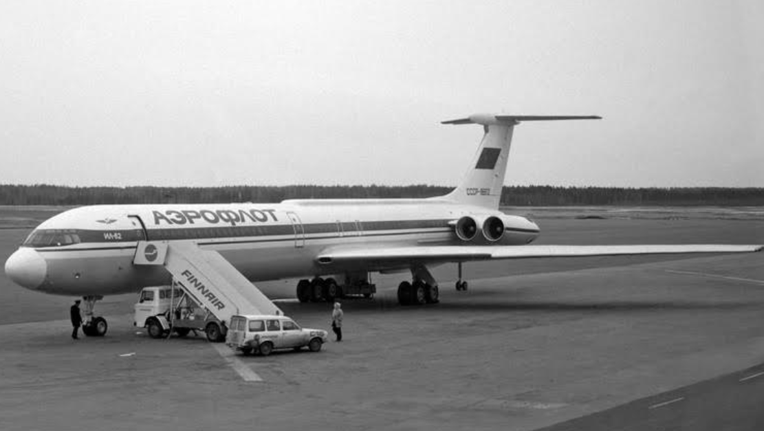 PH12042 | Phoenix 1:400 | Ilyushin IL-62 | Aeroflot (Leonid Breznhey’s plane) CCCP-86612 | is due October 2025
