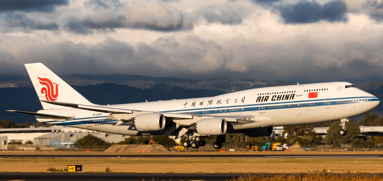 YY74804F | YY Wings 1:400 | Boeing 747-8 Air China Flaps Down B-2480 | is due October 2025