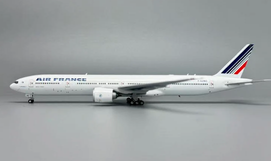 PH12029 | Phoenix 1:400 | Boeing 777-328ER Air France F-GZNC