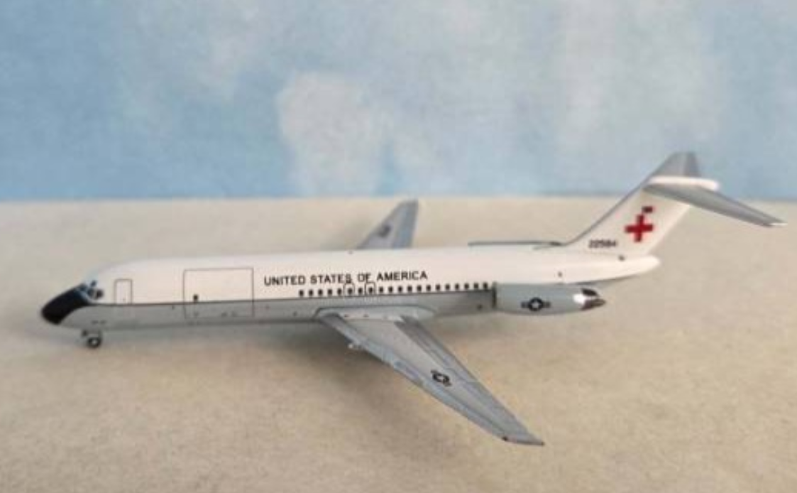 AC411450 | Aero Classics 1:400 | Douglas C-9 United States Air Force 22584