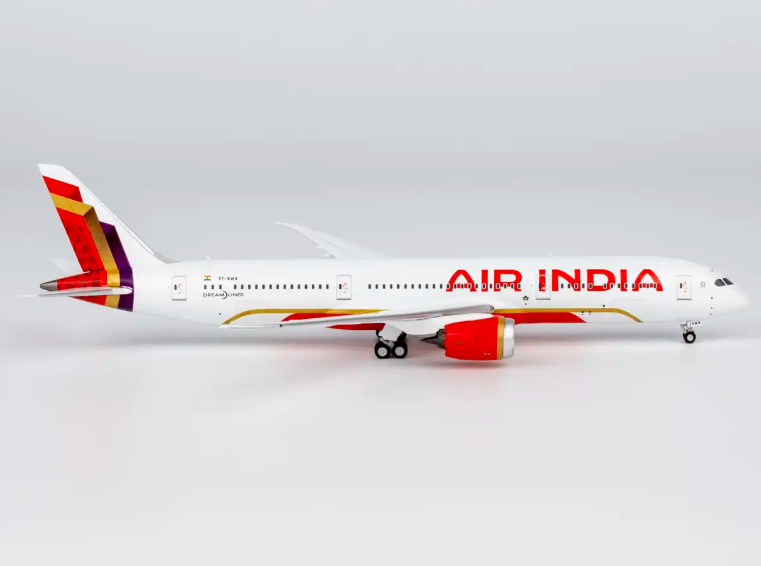 NG55155 | NG Models 1:400 | Boeing 787-9 Dreamliner Air India VT-AWA (Air India's first 787-9 in new standard livery; with luxurious package) (with stand)