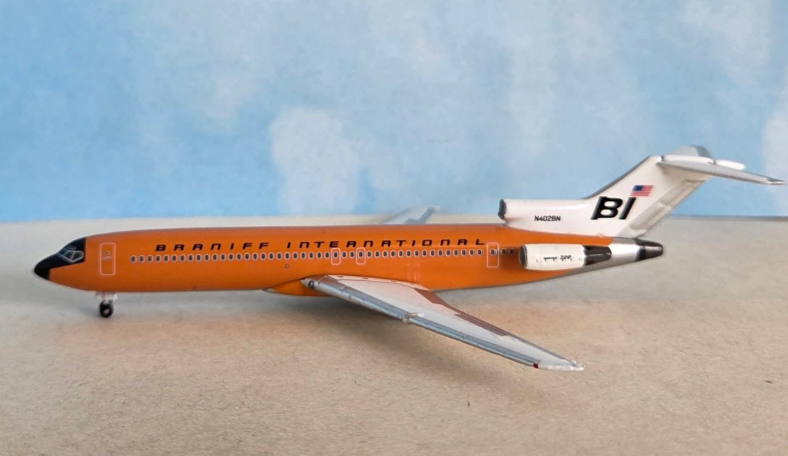 BBX41697 | Aero Classics 1:400 | Boeing 727-200 International N402BN