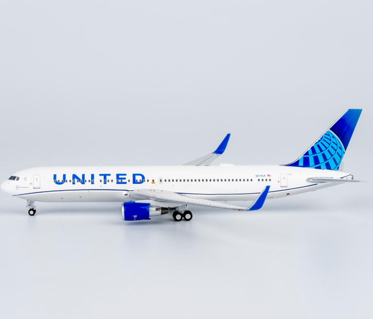 NG17006 | NG Models 1:400 | Boeing 767‑300 w/ Winglets United Airlines N674UA