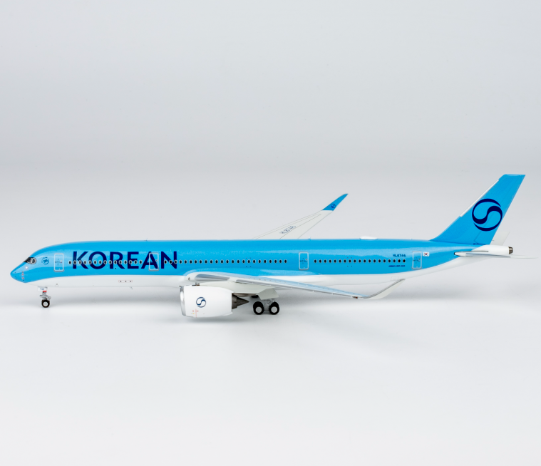 NG39127 | NG Models 1:400 | Airbus A350‑900 Korean Air HL8746 Luxurious Packaging) (with stand)