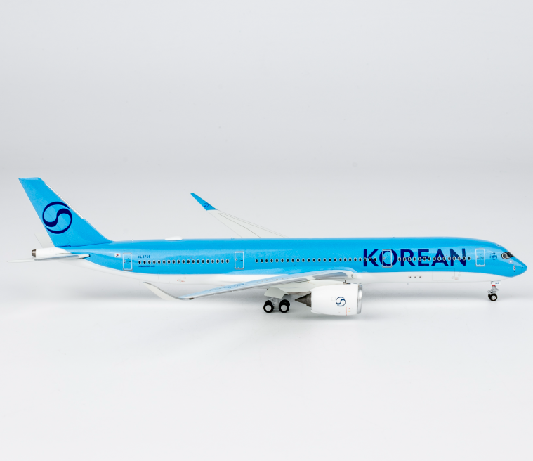 NG39127 | NG Models 1:400 | Airbus A350‑900 Korean Air HL8746 Luxurious Packaging) (with stand)