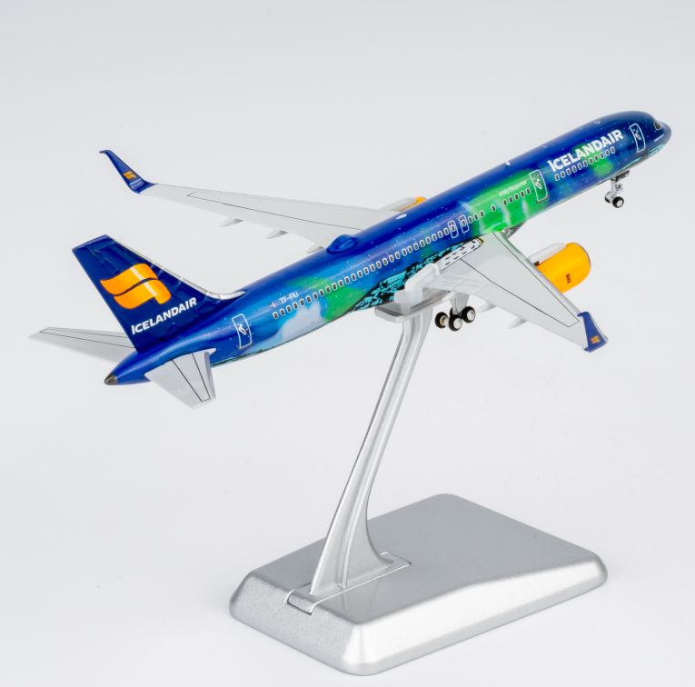 NG53211 | NG Models 1:400 | Boeing 757‑200 w/ Winglets Icelandair TF-FIU Aurora (Northern Lights); Luxurious Packaging | is due October 2026 (Awaiting Restock)