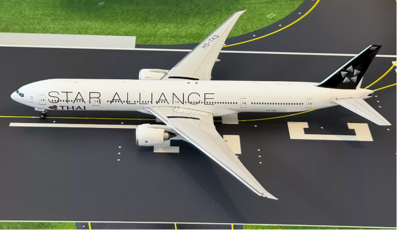 PH12089 | Phoenix 1:400 | Boeing 777-300ER Thai Airways HS-TKQ Star Alliance | is due April 2026