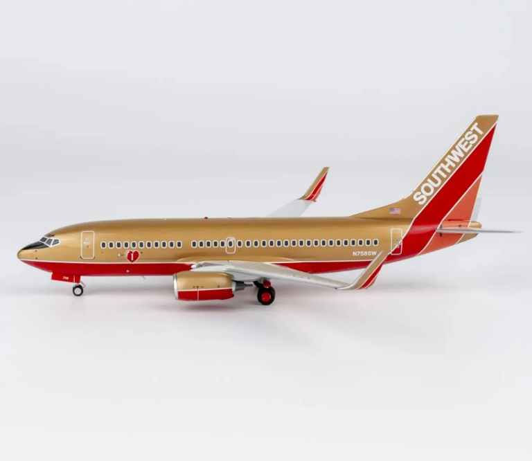 NG05034 | NG Models 1:200 | Boeing 737-700 Southwest Airlines N758SW (Mustard rocket livery with winglets)