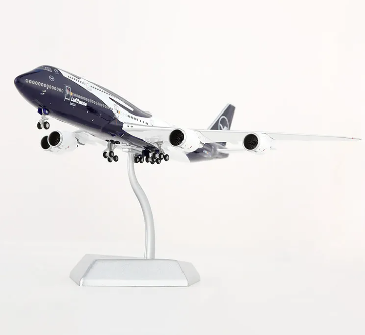 B631102 | HX Models 1:400 | Boeing 747-8 Lufthansa D-ABYN 100th Anniversary | is due July 2026