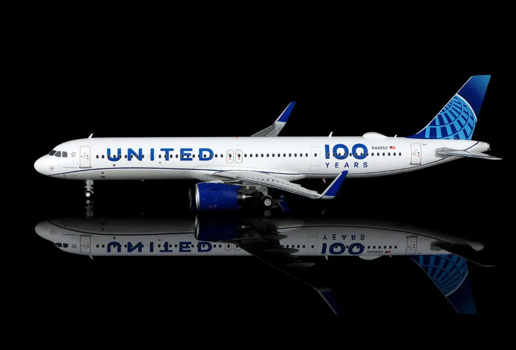 L2346 | SQ Wings 1:200 | Airbus A321 United Airlines N44550 | is due July 2026
