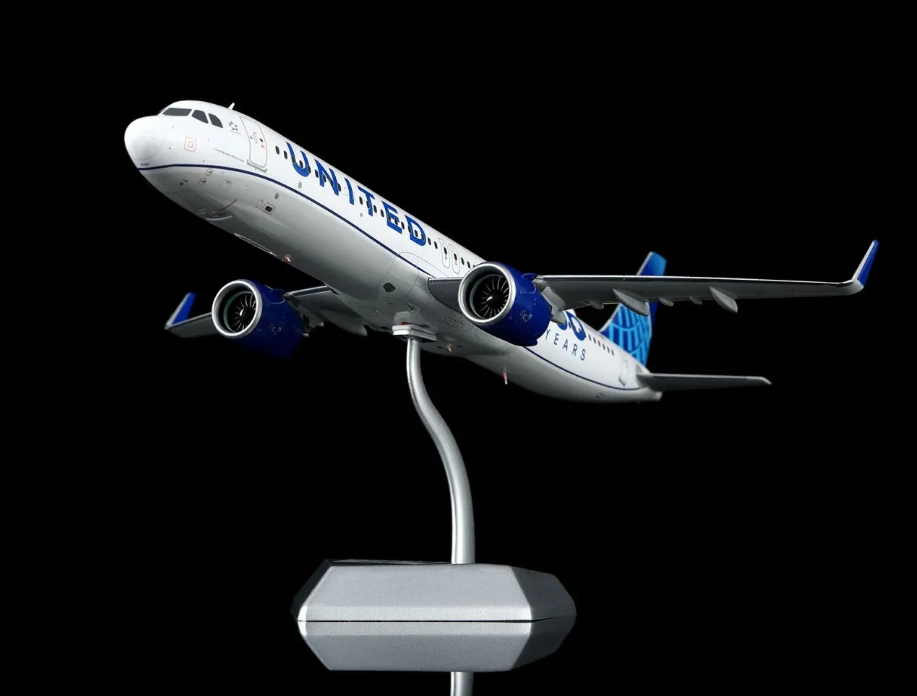 L2346 | SQ Wings 1:200 | Airbus A321 United Airlines N44550 | is due July 2026