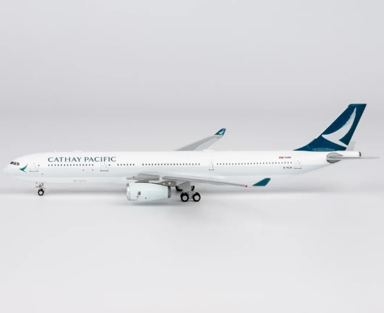 NG62083 | NG Models 1:400 | Airbus A330-300 Cathay Pacific Airways B-HLW