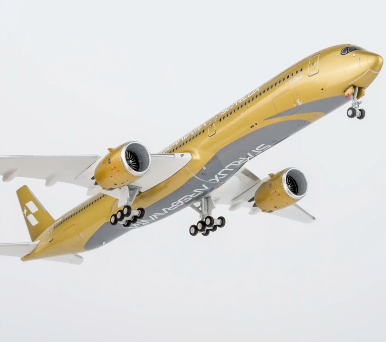 NG57048 | NG Models 1:400 | Airbus A350‑1000 Starlux Airlines B-58554 Airsorayama Golden