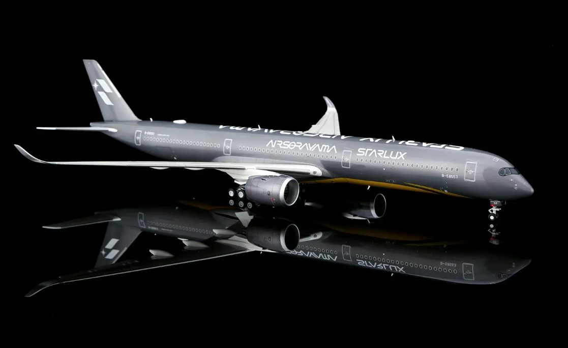 L2403 | SQ Wings 1:200 | Airbus A350-1000 STARLUX Airlines B-58553 "Airsorayama Silver" | is due July 2026