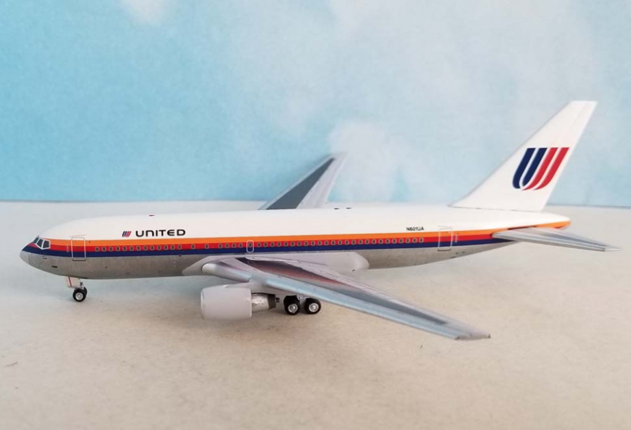AC411377 | Aero Classics 1:400 | Boeing 767-200 United Airlines N601UA