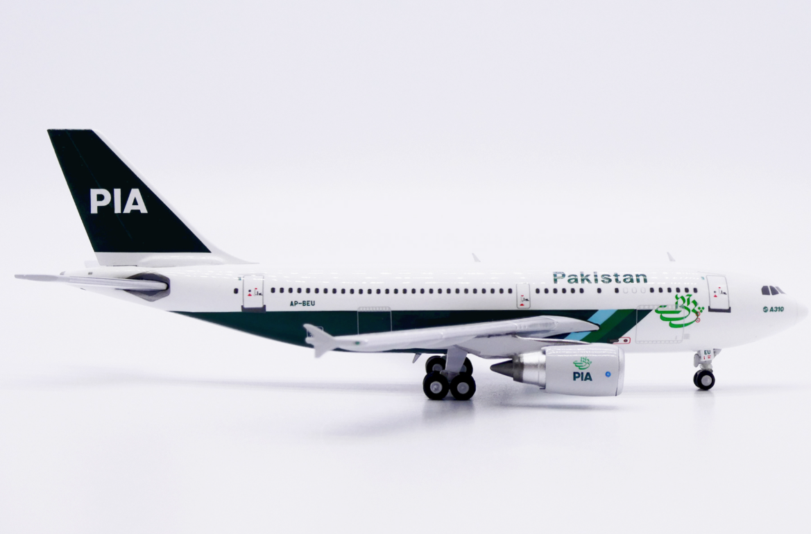 XX40447 | JC Wings 1:400 | Airbus A310‑300 PIA Pakistan International Airlines AP-BEU 90s Sports Livery | is due June 2026