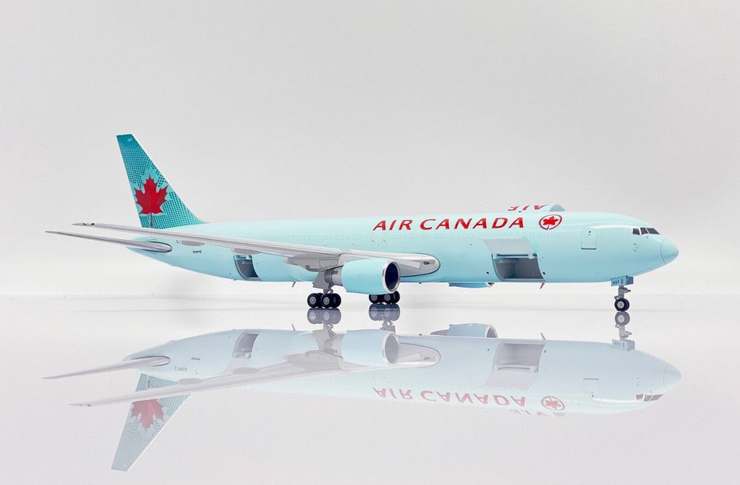 XX20233C | JC Wings 1:200 | Boeing 767-300 Air Canada Cargo C-FPCA, Interactive Series (with stand)