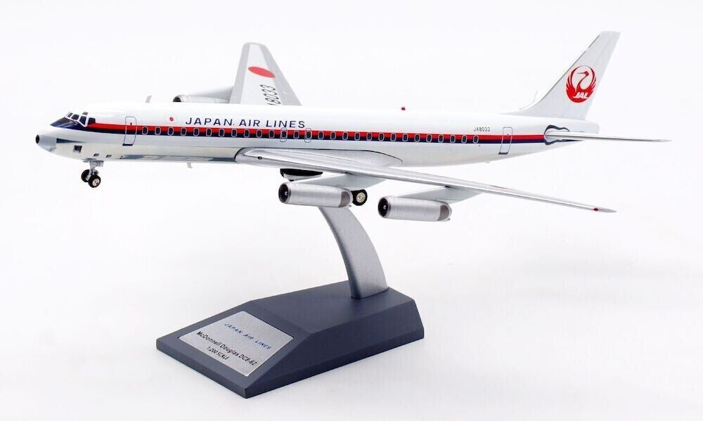 B-862-JAL-33P | Blue Box 1:200 | Douglas DC-8-62 JAL Japan Air Lines JA8033 (with stand)
