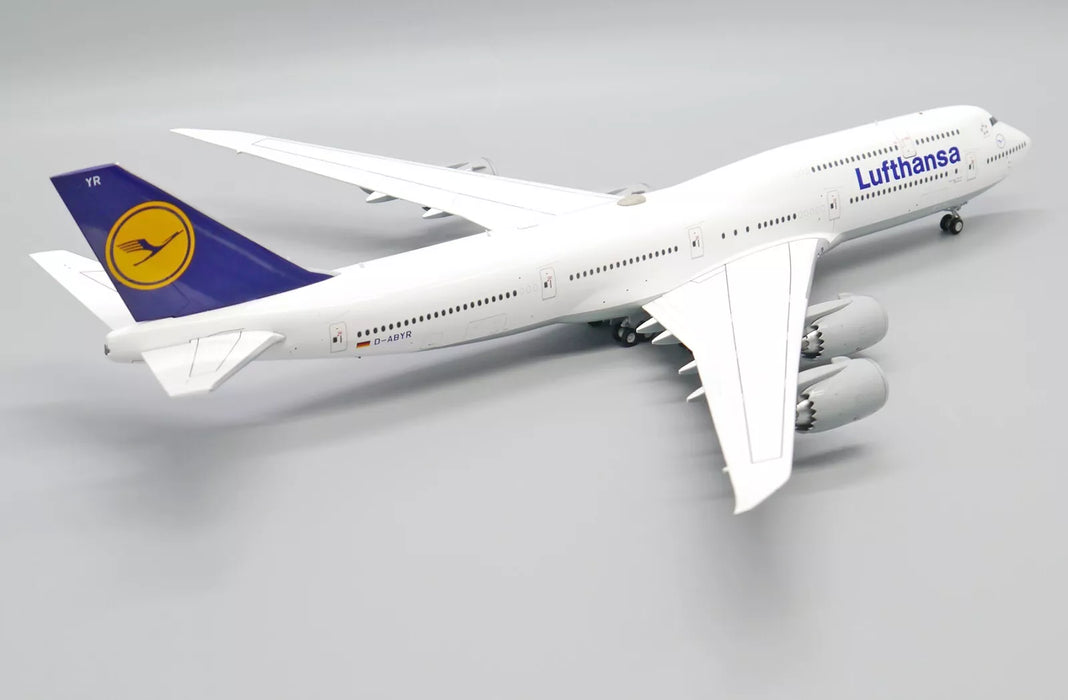 EW2748003 | JC Wings 1:200 | Boeing 747-8 Lufthansa OC Reg D-ABYR