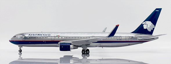 XX20149 | JC Wings 1:200 | Boeing 767-300ER Aeromexico Polished Reg: XA-APB | is due December 2023