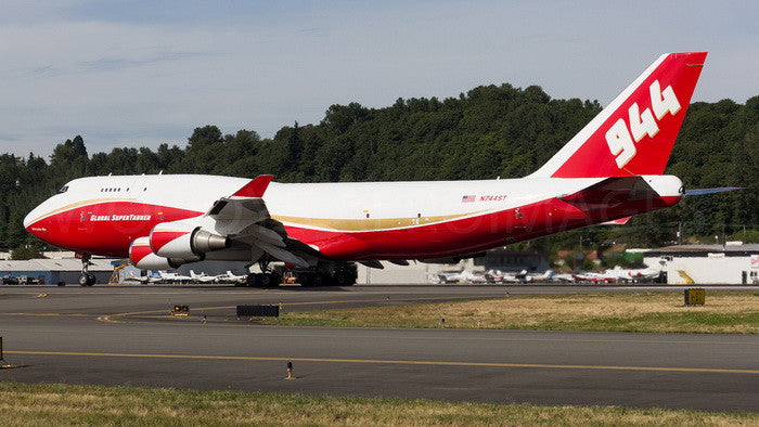 PH04246 | Phoenix 1:400 | Boeing 747-400 Global Super tanker