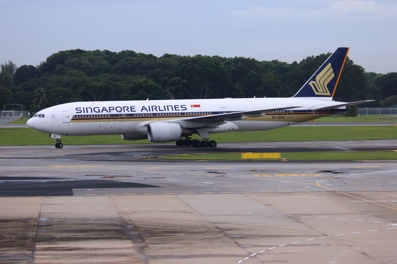 PH04417 | Phoenix 1:400 | Boeing 777-200 Singapore Airlines 9V-SQN