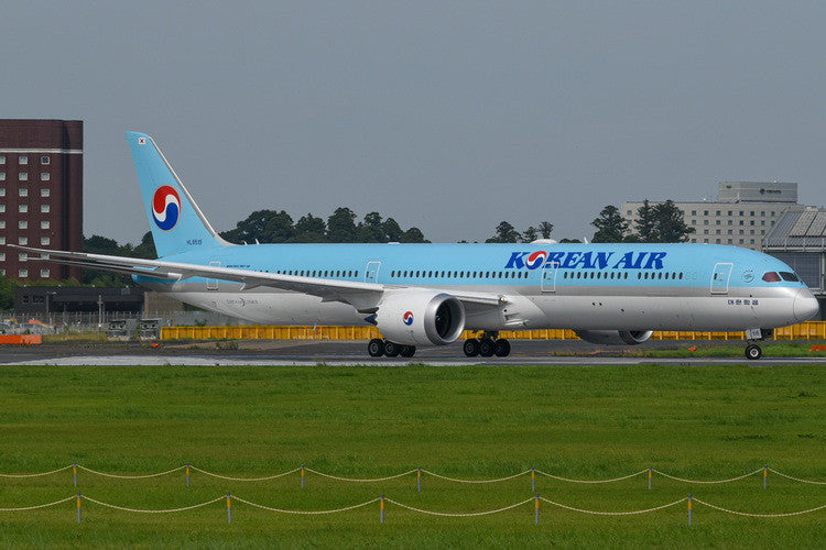 PH04606 | Phoenix 1:400 | Boeing 787-10 Korean Air HL8515 | is due August 2024