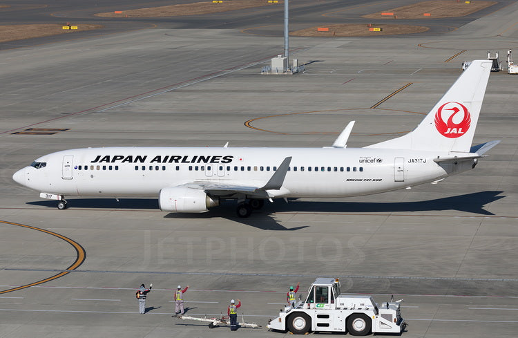 PH4643 | Phoenix 1:400 | Boeing B737-800 Japan Airlines (JAL) JA317J | is due April 2025