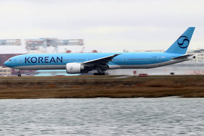 PH04651 | Phoenix 1:400 | Boeing 777-300ER Korean Air Hl8008