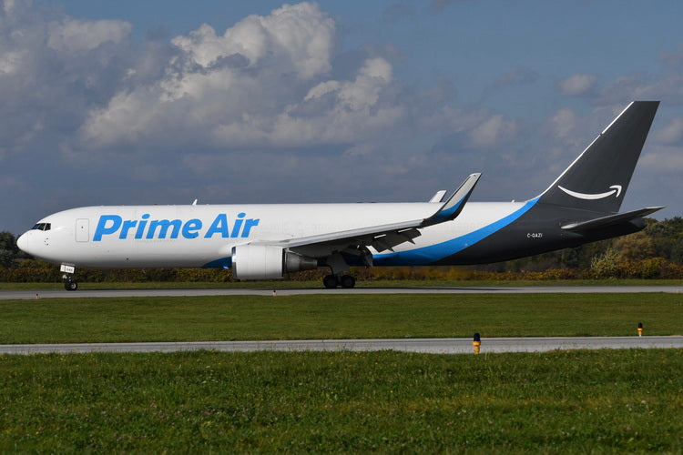 PH04674 | Phoenix 1:400 | Boeing 767-300F Amazon Prime Air C-GAZI | is due January 2026