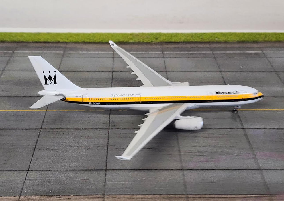 PH11963 | Phoenix 1:400 | Airbus A330-200 Monarch Airlines G-EOMA