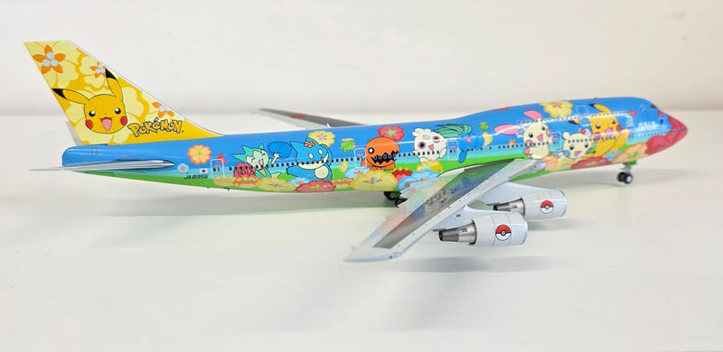 XX20270 | JC Wings 1:200 | Boeing 747-400D All Nippon Airways Ohana Jumbo JA8956 With Stand
