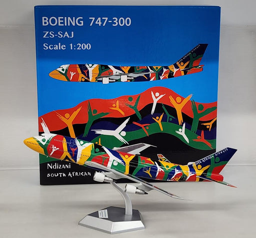 L2022FD | SQ Wings 1:200 | Boeing 747-300 'flaps down', South African Airways 'Ndizani' ZS-SAJ