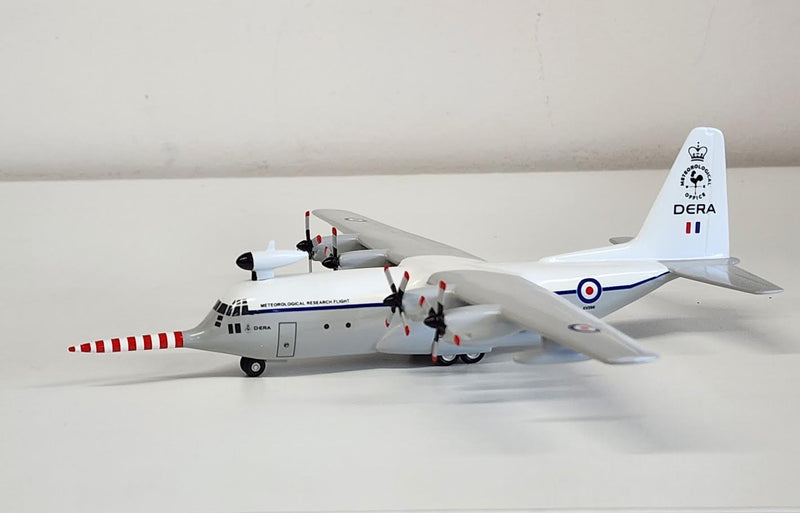 SF018-SF015 | SkyFame Models 1:200 | C-130K Hercules W2 Meteorological Research Flight XV208, 'Snoopy', 1973-2001