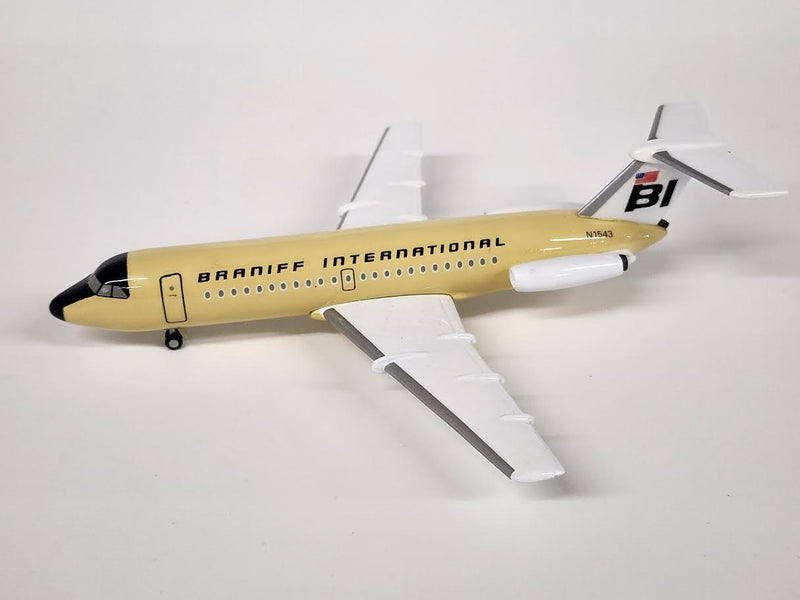 SL-N1543 | Skyline Classics 1:200 | BAC-111 Braniff International Beige N1543 **PRE-OWNED**