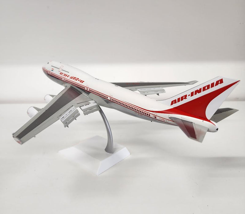 XX20202A | JC Wings 1:200 | Boeing 747-400 Air India Polished Reg: VT-ESO Flaps Down