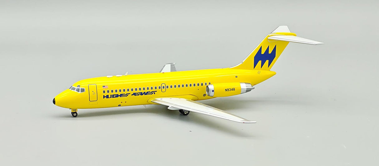 IF915RW0926 | Inflight200 | McDonnell Douglas DC-9-15 Hughes Airwest N9348 with stand