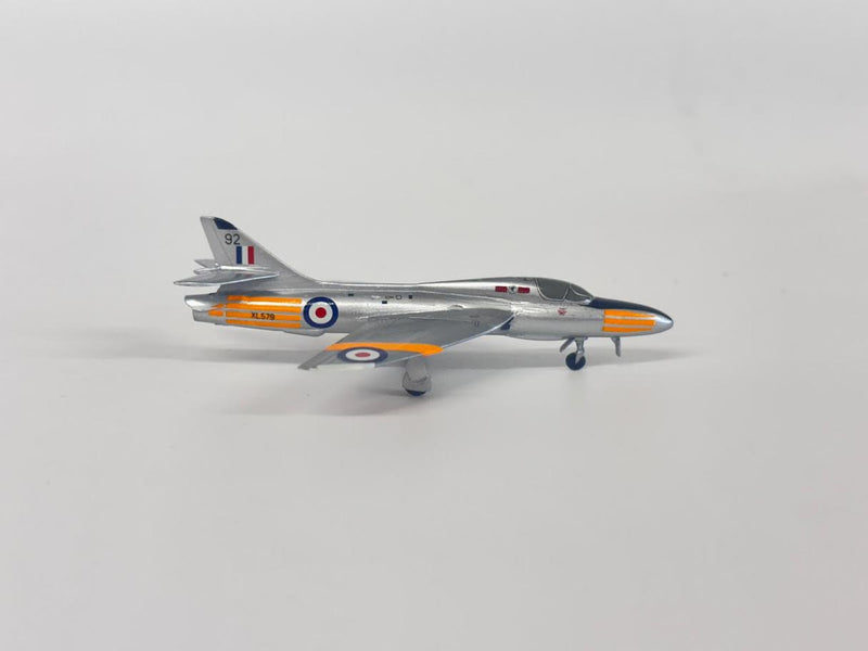 9SF1320 | SkyFame Models 1:200 | Hawker Hunter T.7 RAF XL579, 229OCU 'Day Glo'