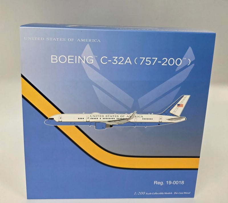NG42042 | NG Models 1:200 | C-32A (757-200) United States - US Air Force (USAF) 19-0018 (equipped with PW2040 engines) (with stand)
