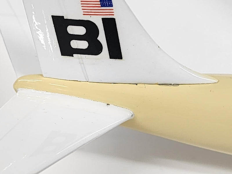 SL-N7095 | Skyline Classics 1:200 | Boeing 707 Braniff International Beige N7095 **PRE-OWNED**