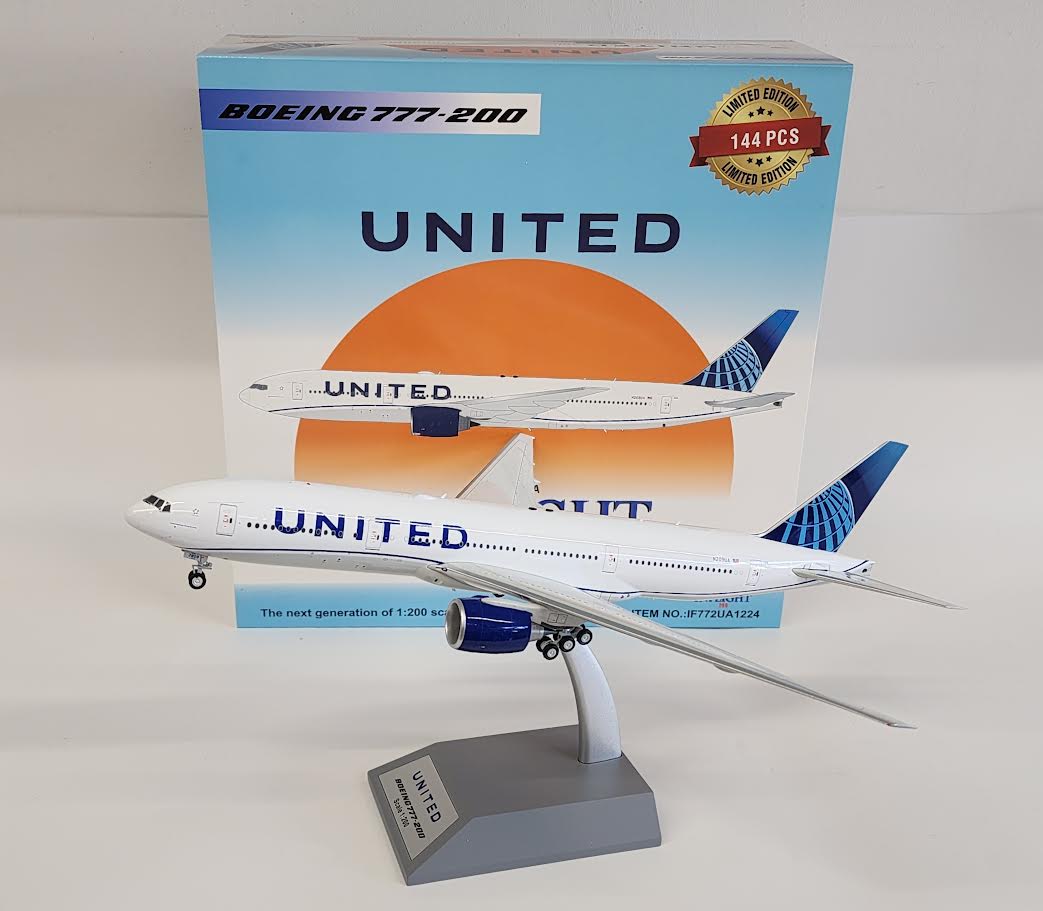 IF772UA1224 | InFlight200 1:200 | Boeing 777-222/ER United Airlines N209UA with stand